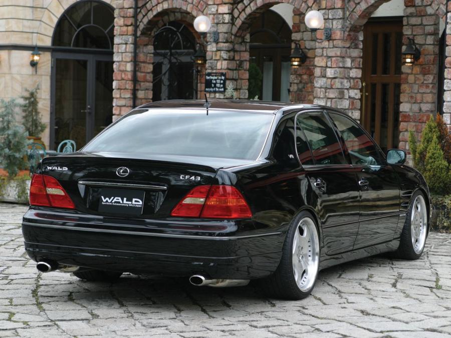  Lexus LS430 by Wald 2000 года  (фото 4 из 13)